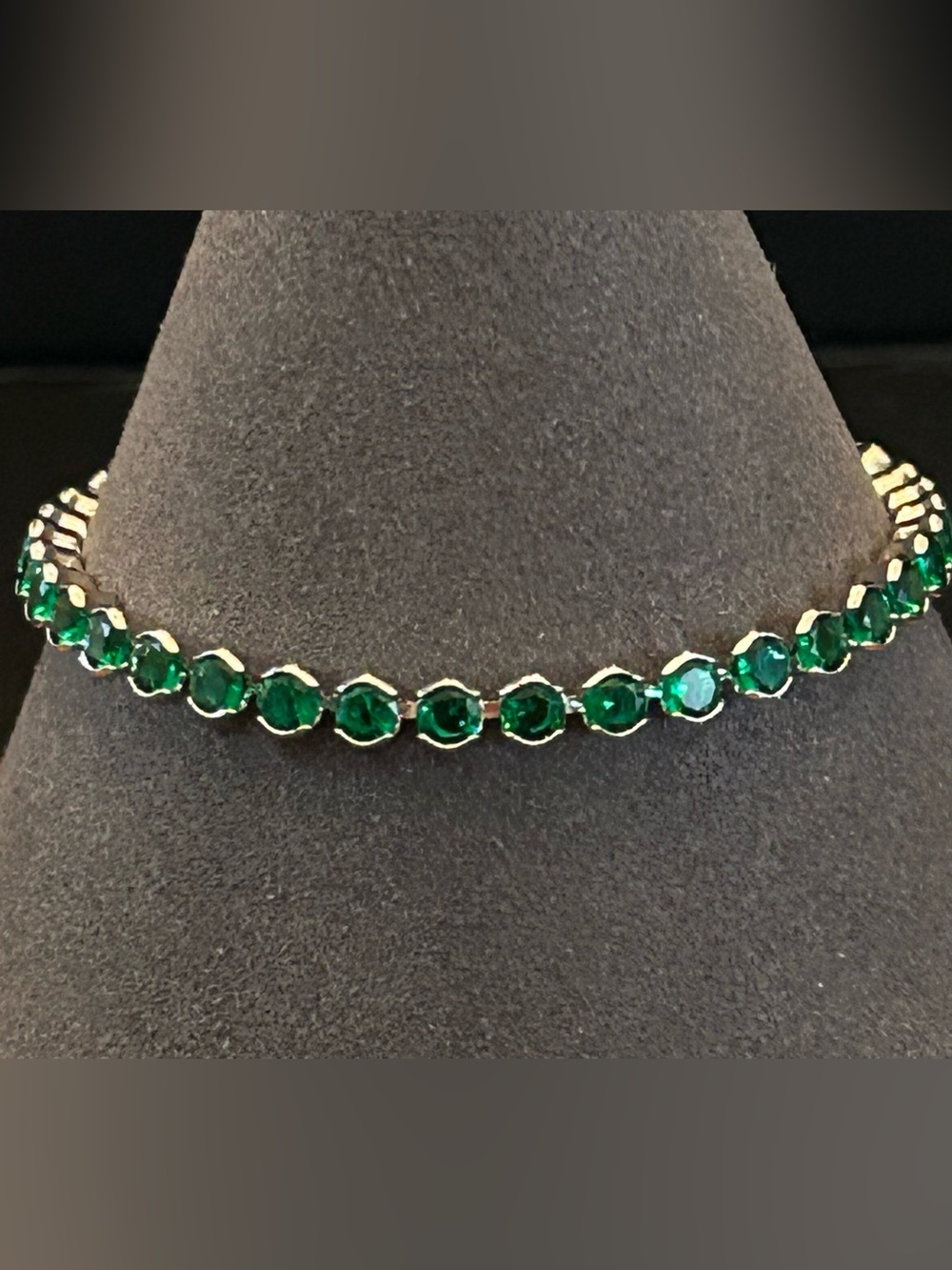 BAD Emerald Green 7 Inch Round Bezel Set Crystal Tennis Line Bracelet Brand New